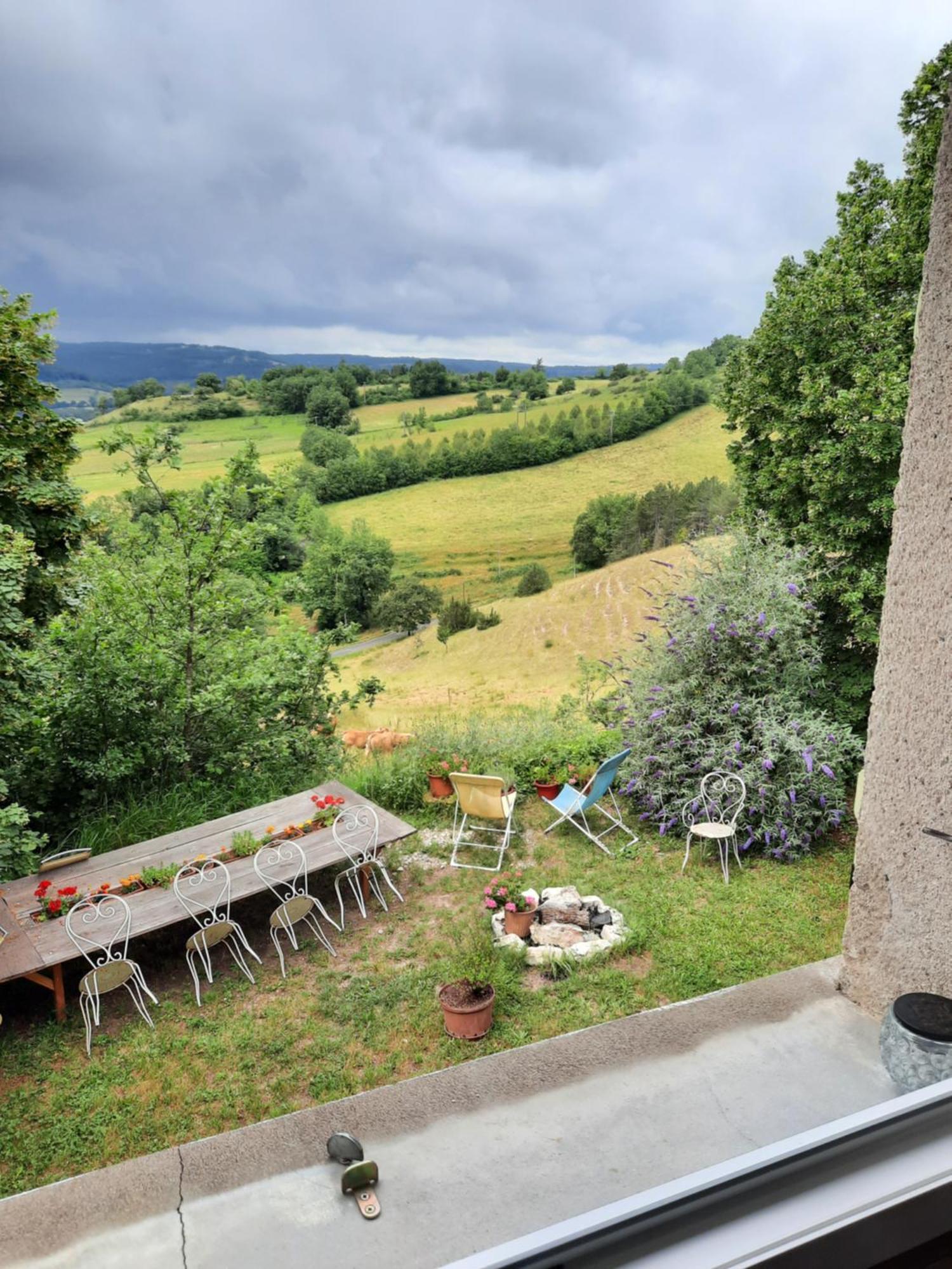 Les Coteaux De Planeze, Maison Et Jardin Dans Le Lot! Chambres Chez L'Habitant! Belmont-Bretenoux الغرفة الصورة